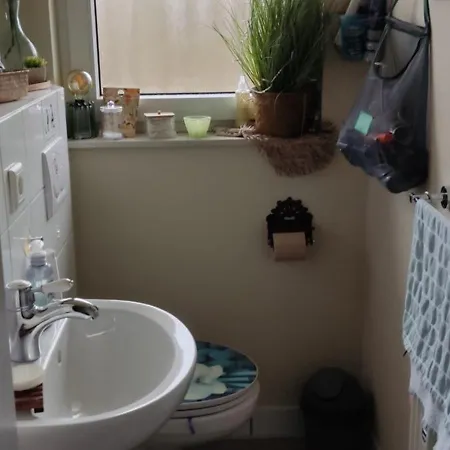 Privatunterkunft Einzelzimmer Neu, Von Privatperson , Inkl Netflix *